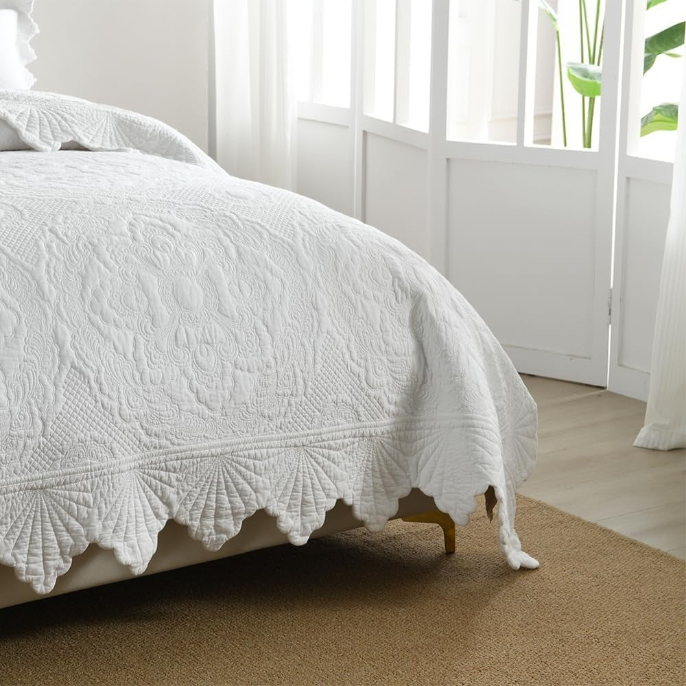 3-Piece Cotton Quilt Set – Reversible Embossed Floral, White, King